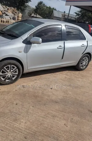 Toyota Belta 2006 Silver