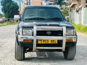 Toyota Hilux Surf 1999 Black