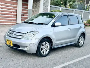 Toyota IST 2005 Silver
