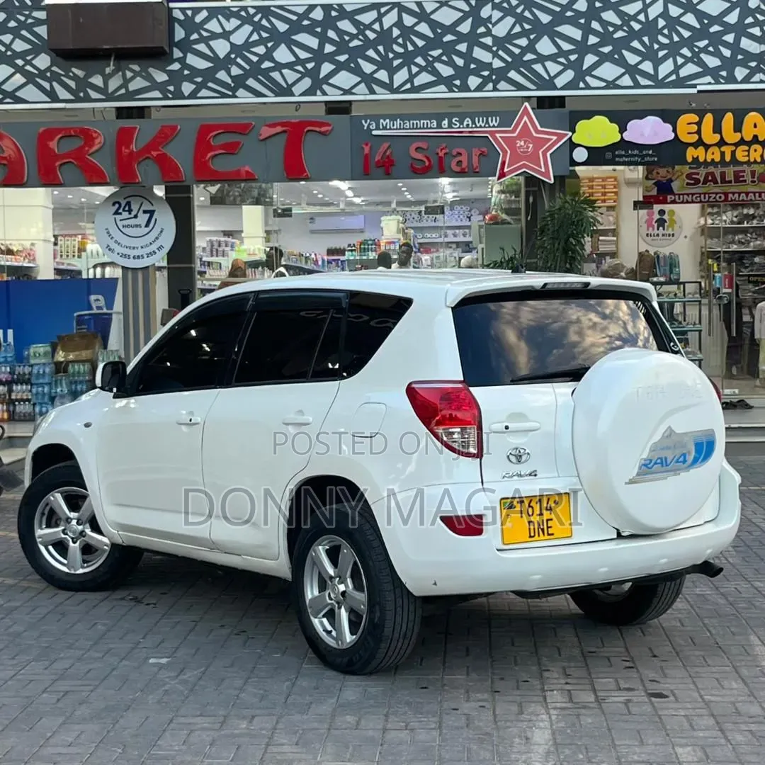 Toyota RAV4 2005 White