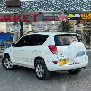 Toyota RAV4 2005 White