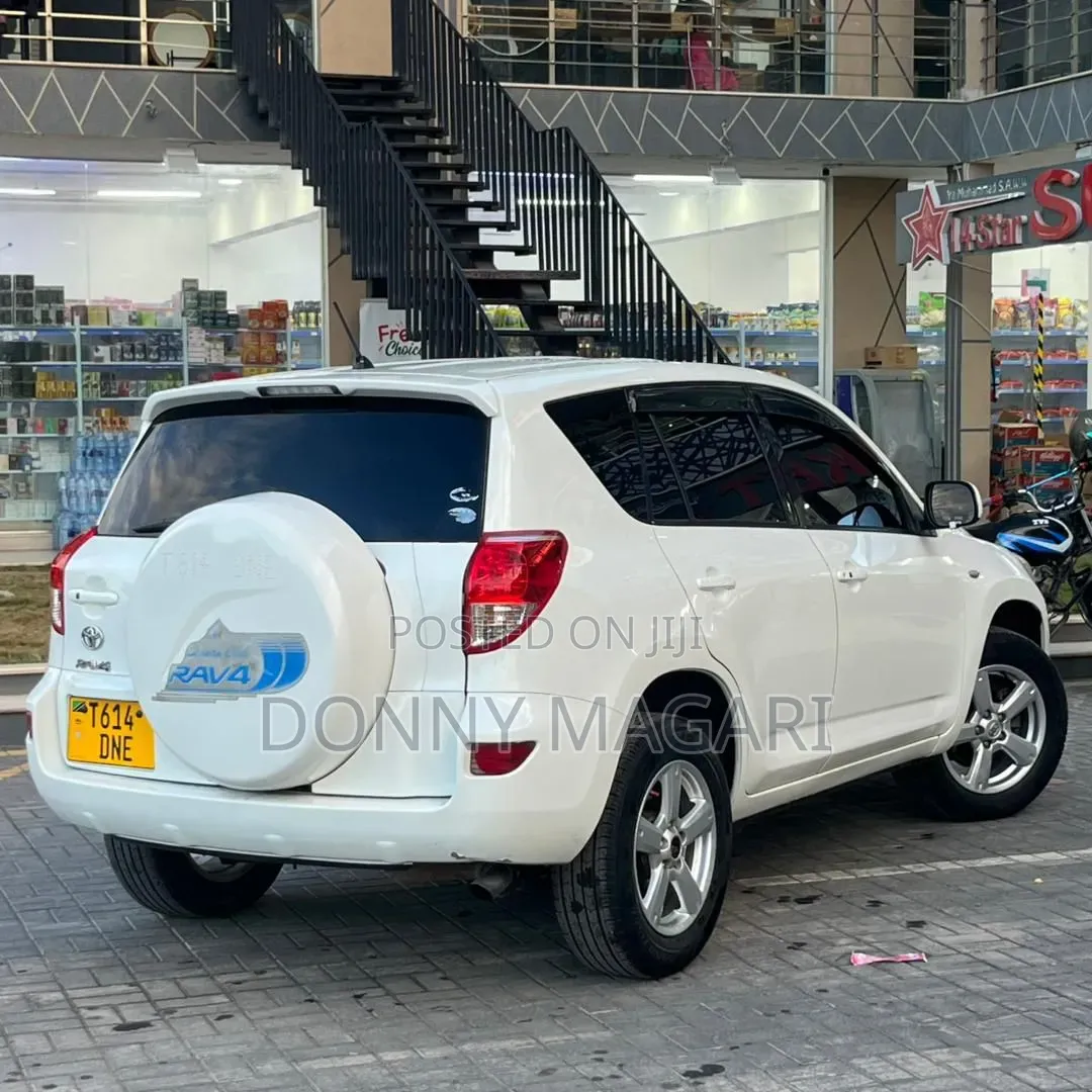Toyota RAV4 2005 White