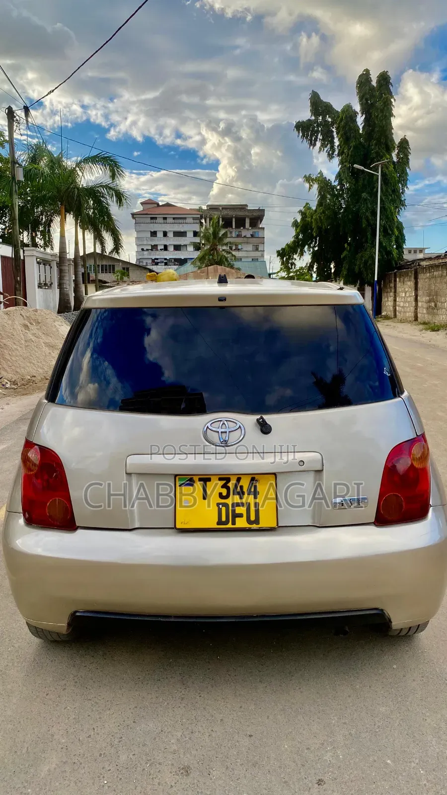 Toyota IST 2004 Gold