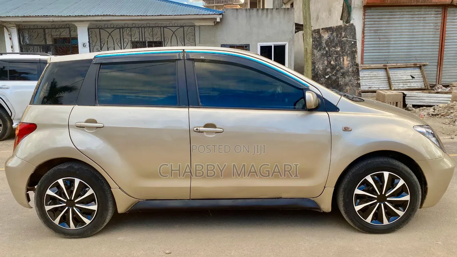 Toyota IST 2004 Gold