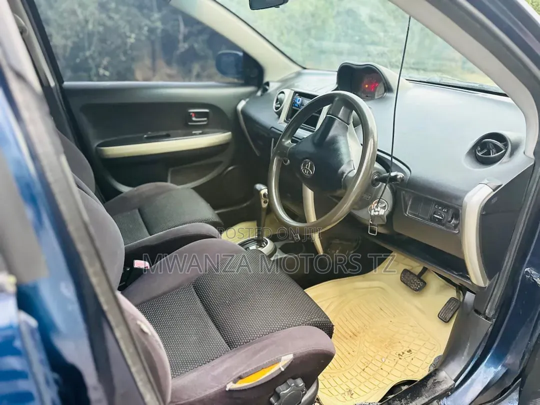 Toyota IST 2003 Blue