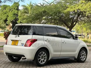Toyota IST 2004 White