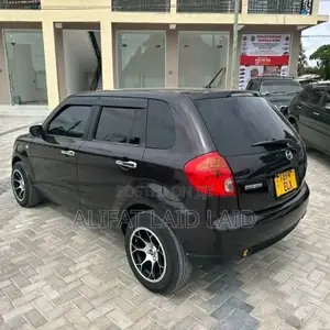 Mazda Verisa 2010 Brown