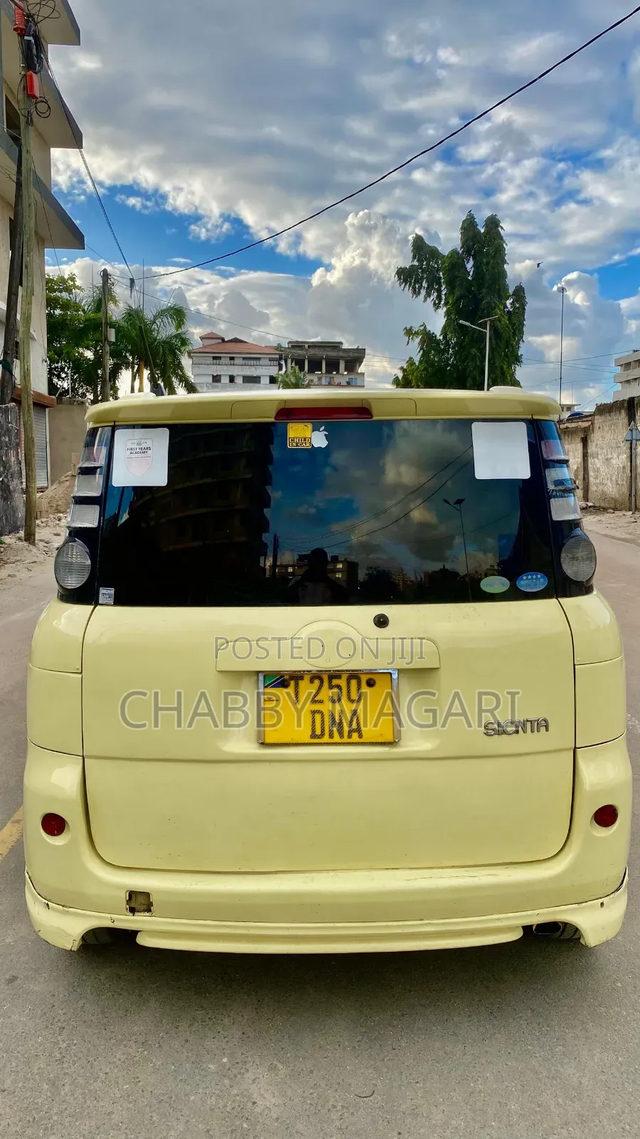 Toyota Sienta 1.5 FWD 2006 Yellow