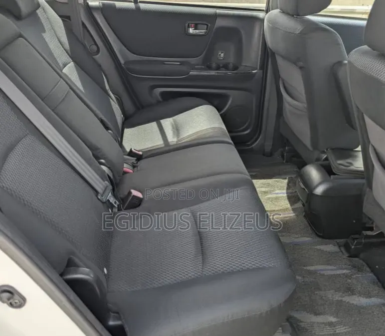 Toyota Kluger 2006 White
