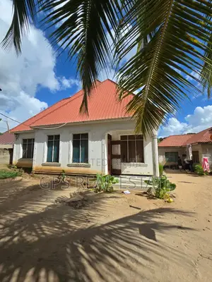 3bdrm House in Kwa Mathias, Maili Mmoja for sale