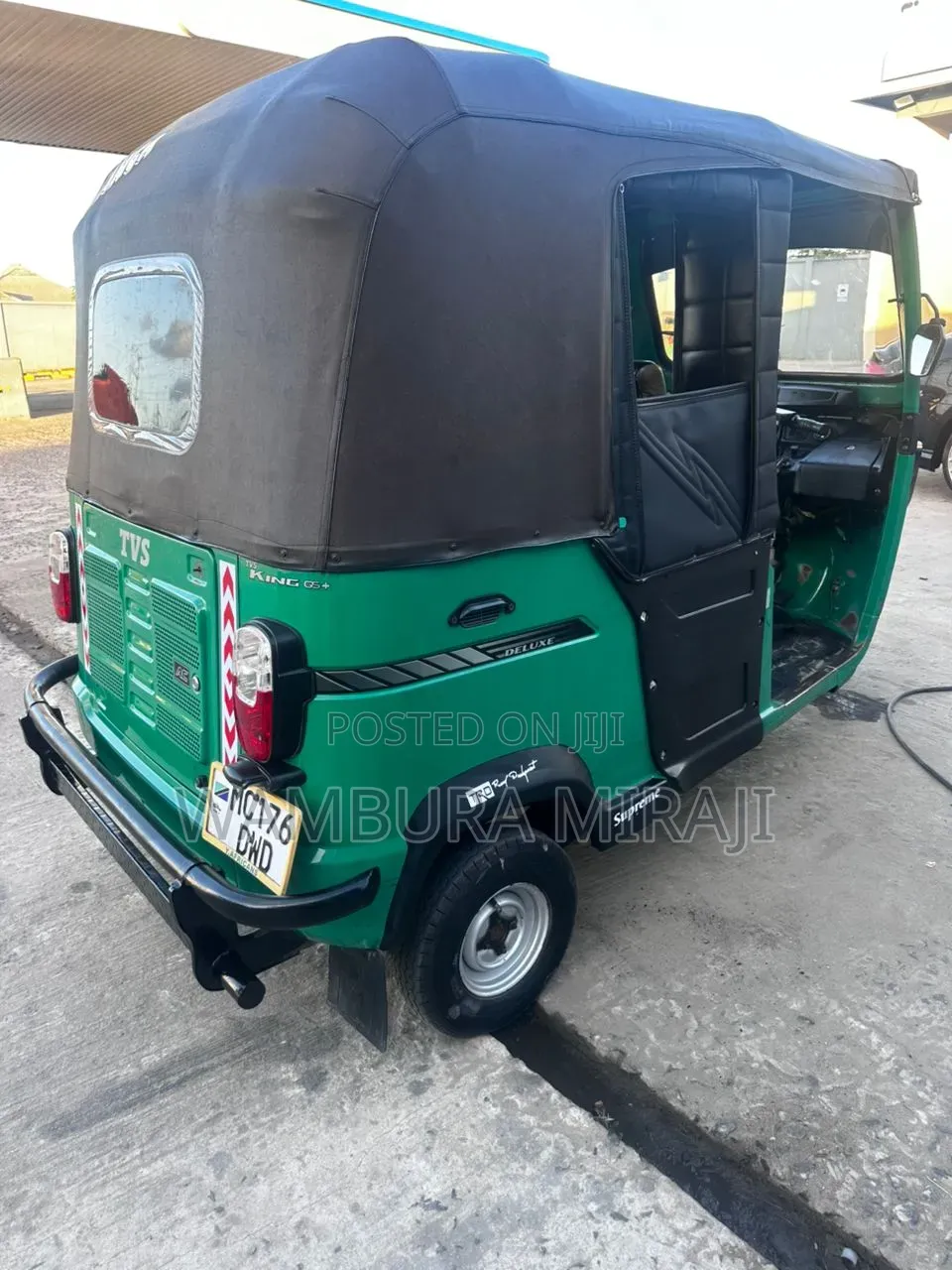 Bajaj Avenger 200 2026 Blue