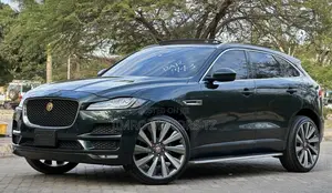 Jaguar F-Pace 2018 Green