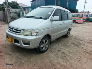 Toyota Noah 2.0 FWD (8 Seater) 2002 Silver