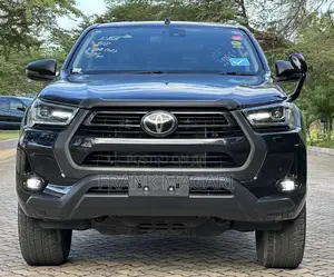 Toyota Hilux 2021 Black