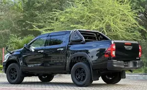 Toyota Hilux 2021 Black