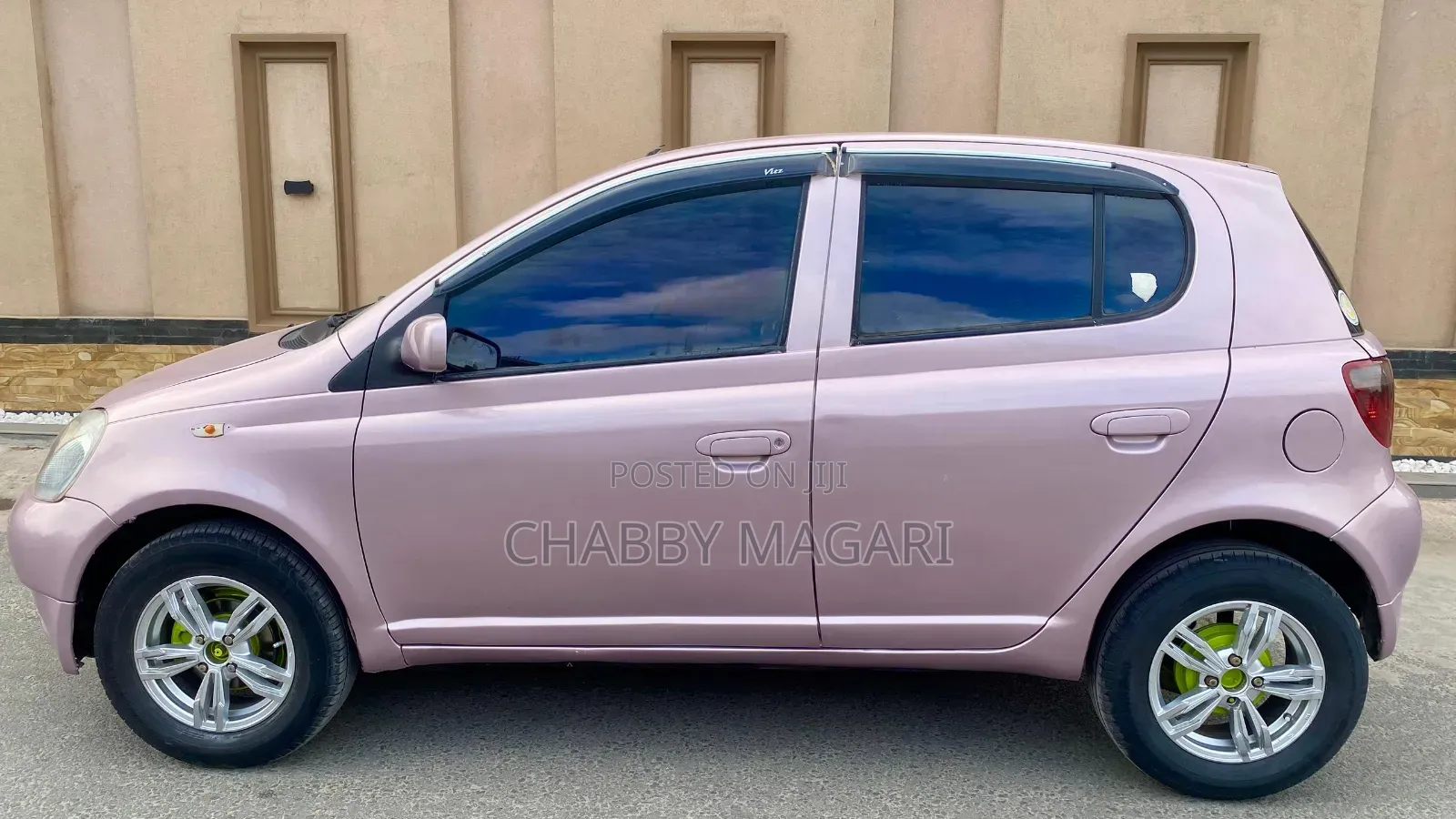 Toyota Vitz 1.0 FWD 5dr 2000 Pink