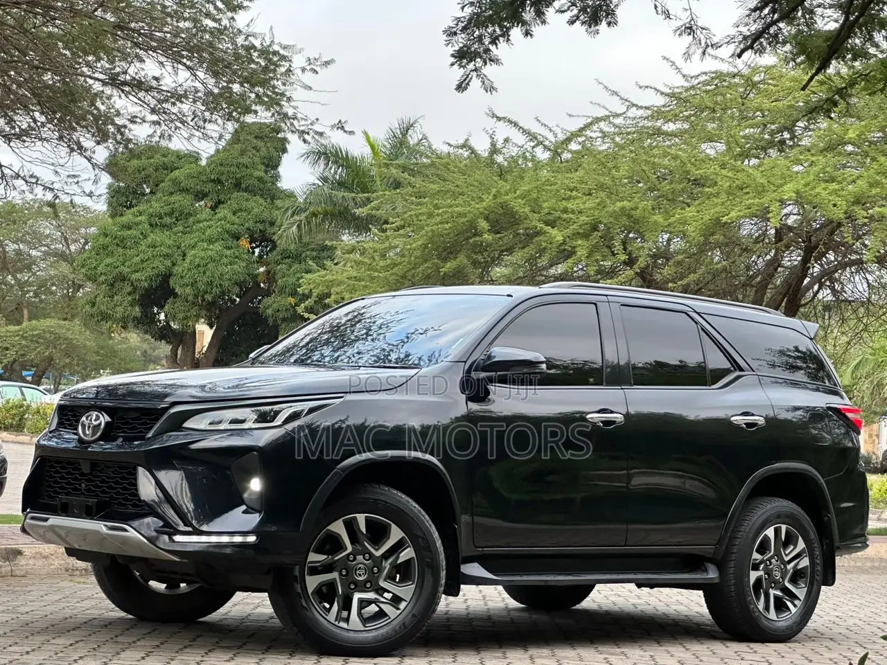 Toyota Fortuner 2.8 D AWD 2023 Black