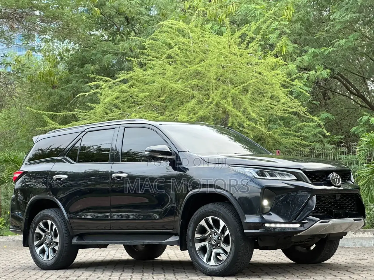 Toyota Fortuner 2.8 D AWD 2023 Black