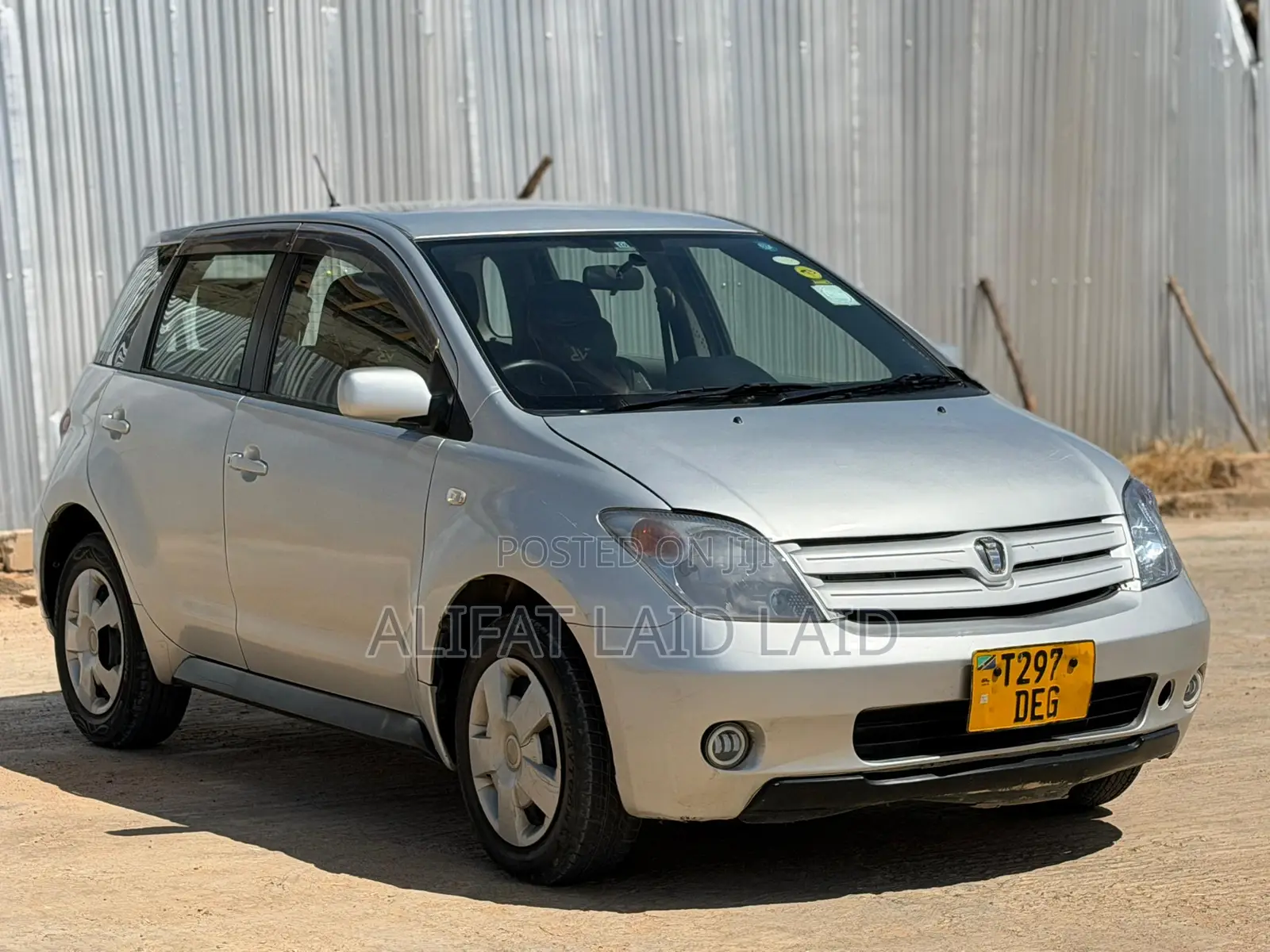 Toyota IST 2004 Silver