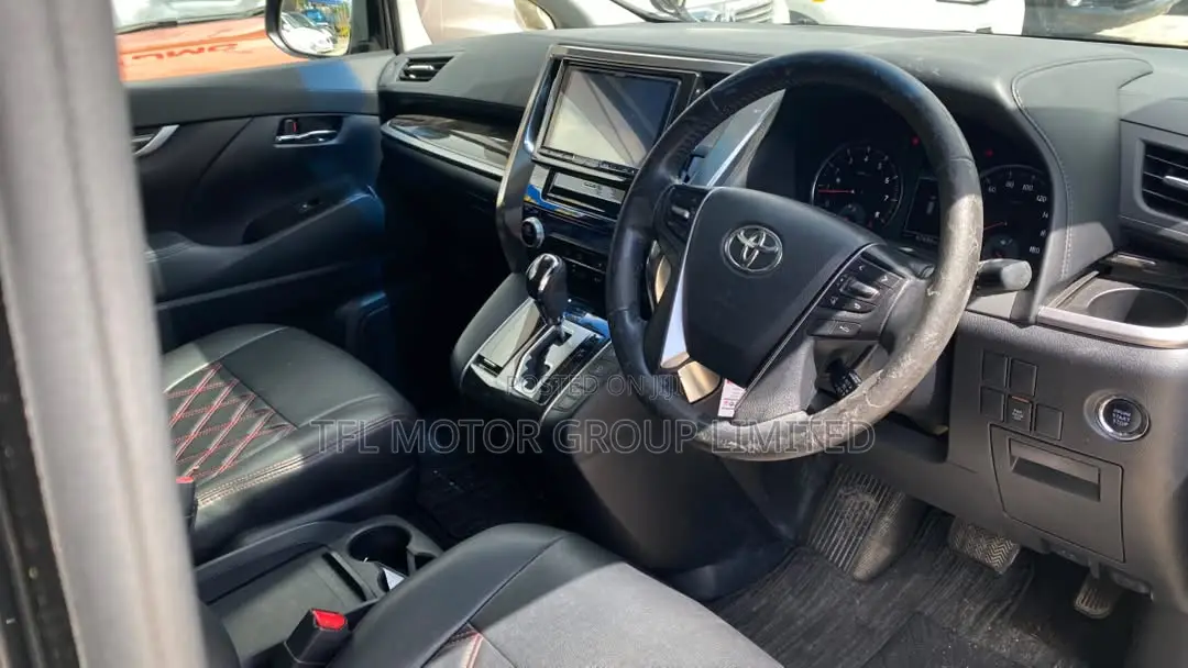 Toyota Alphard 2.5 Petrol AWD 2016 Black