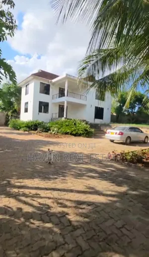 4bdrm House in Goba for sale