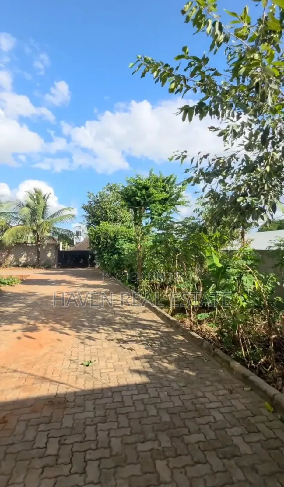 4bdrm House in Goba for sale