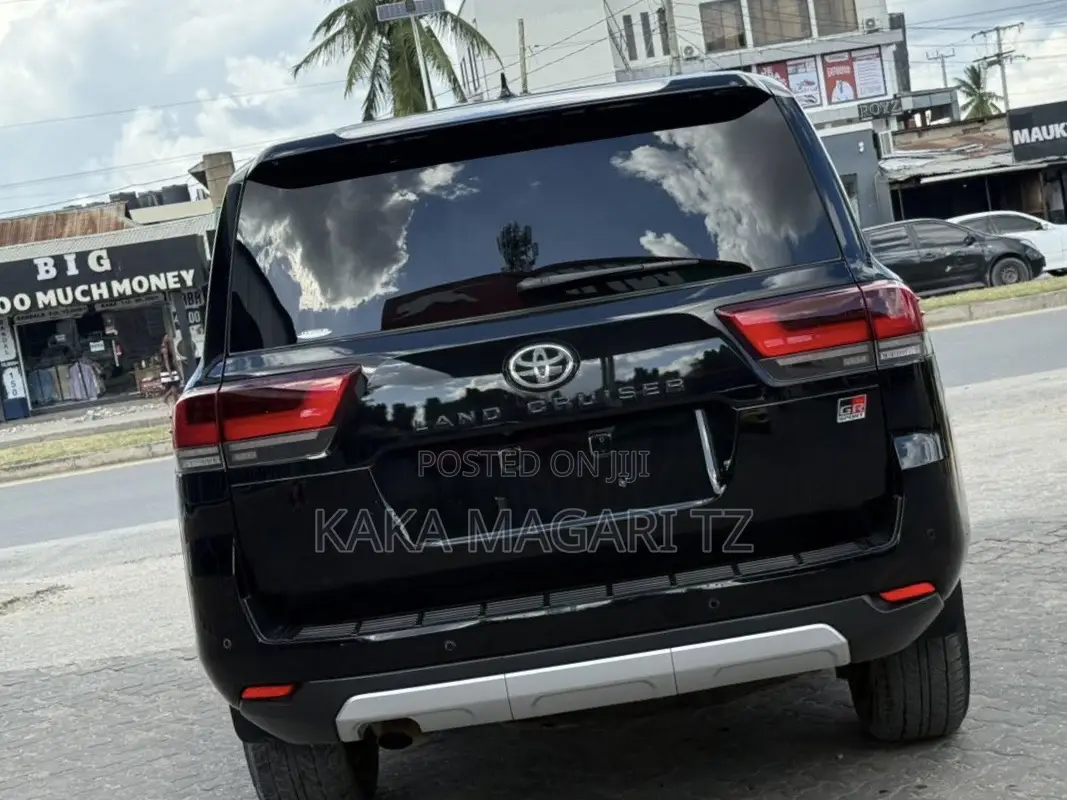 Toyota Land Cruiser 2023 Black