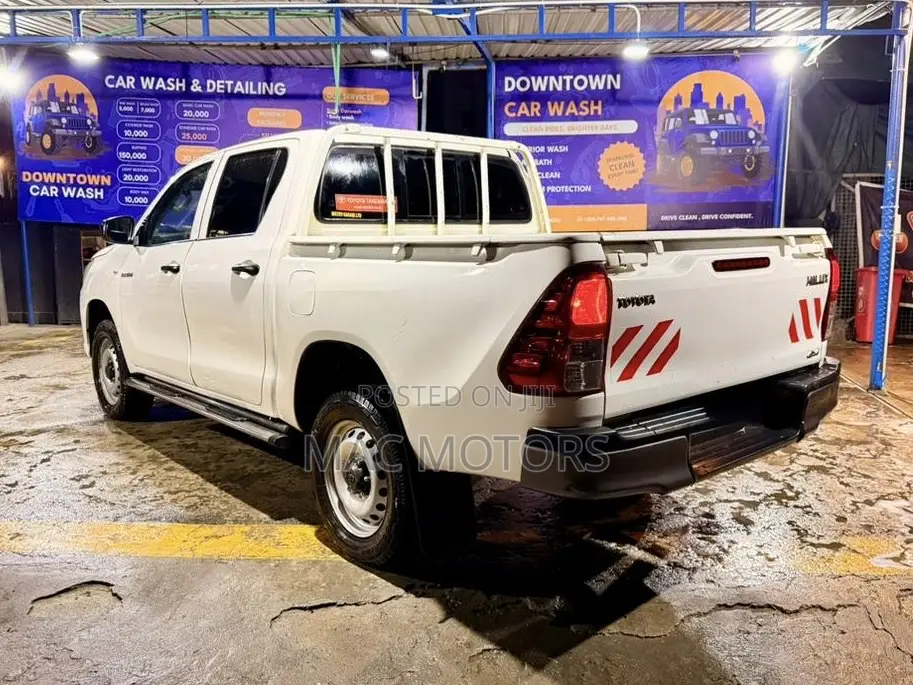 Toyota Hilux Revo Double Cab Deisel 2.4 AWD 2021 White