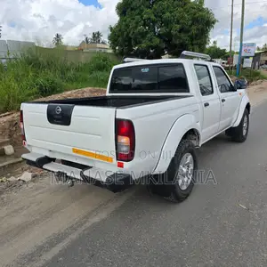 Nissan Hardbody 2019 White
