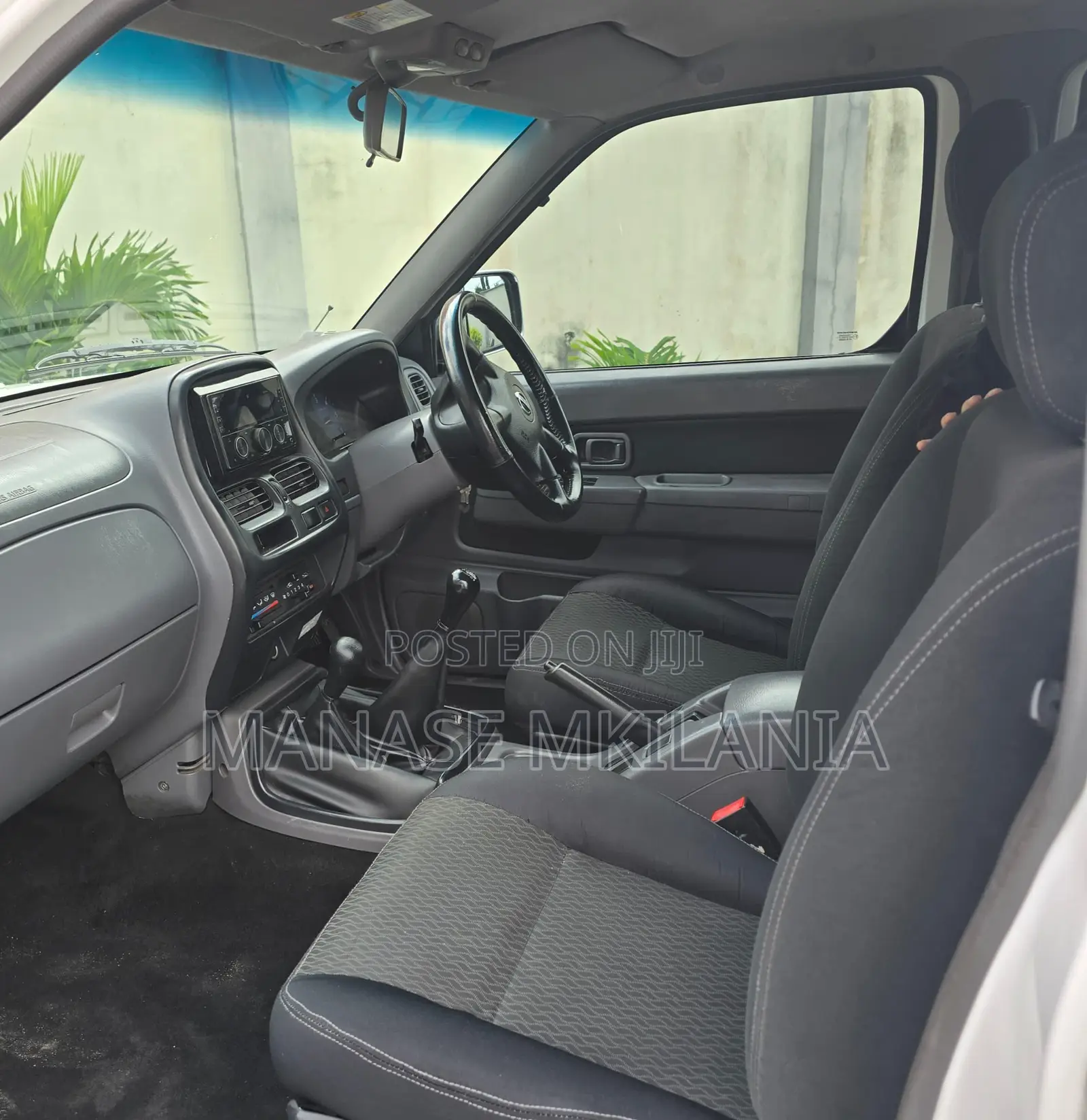 Nissan Hardbody 2019 White