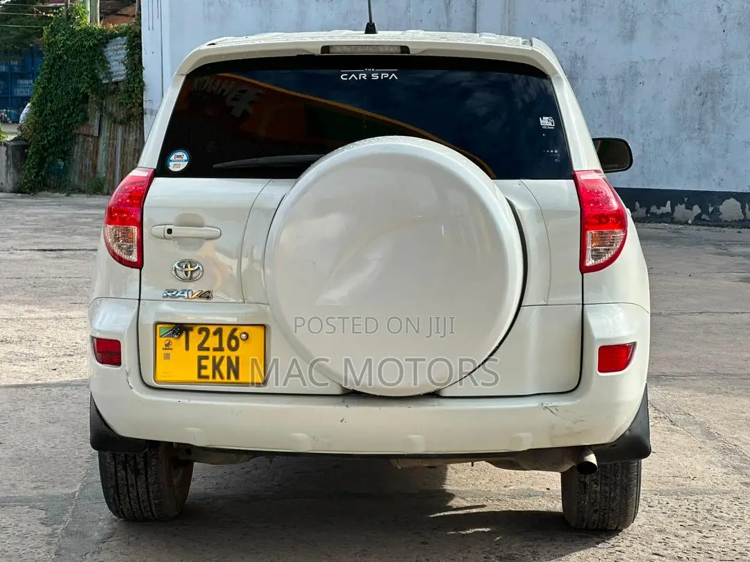 Toyota RAV4 2009 White