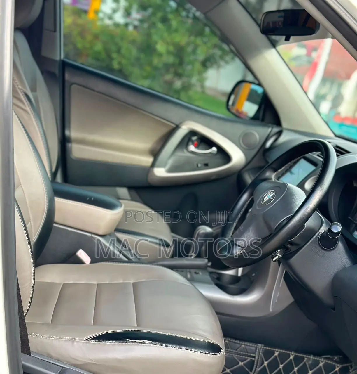 Toyota RAV4 2009 White