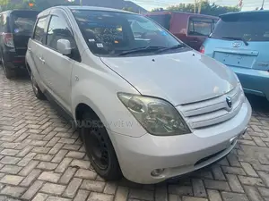 Toyota IST 2003 Pearl
