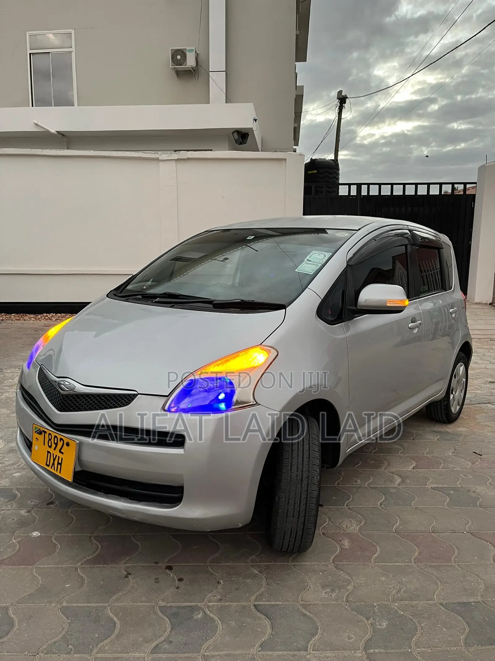 Toyota Ractis 1.3 FWD 2005 Silver