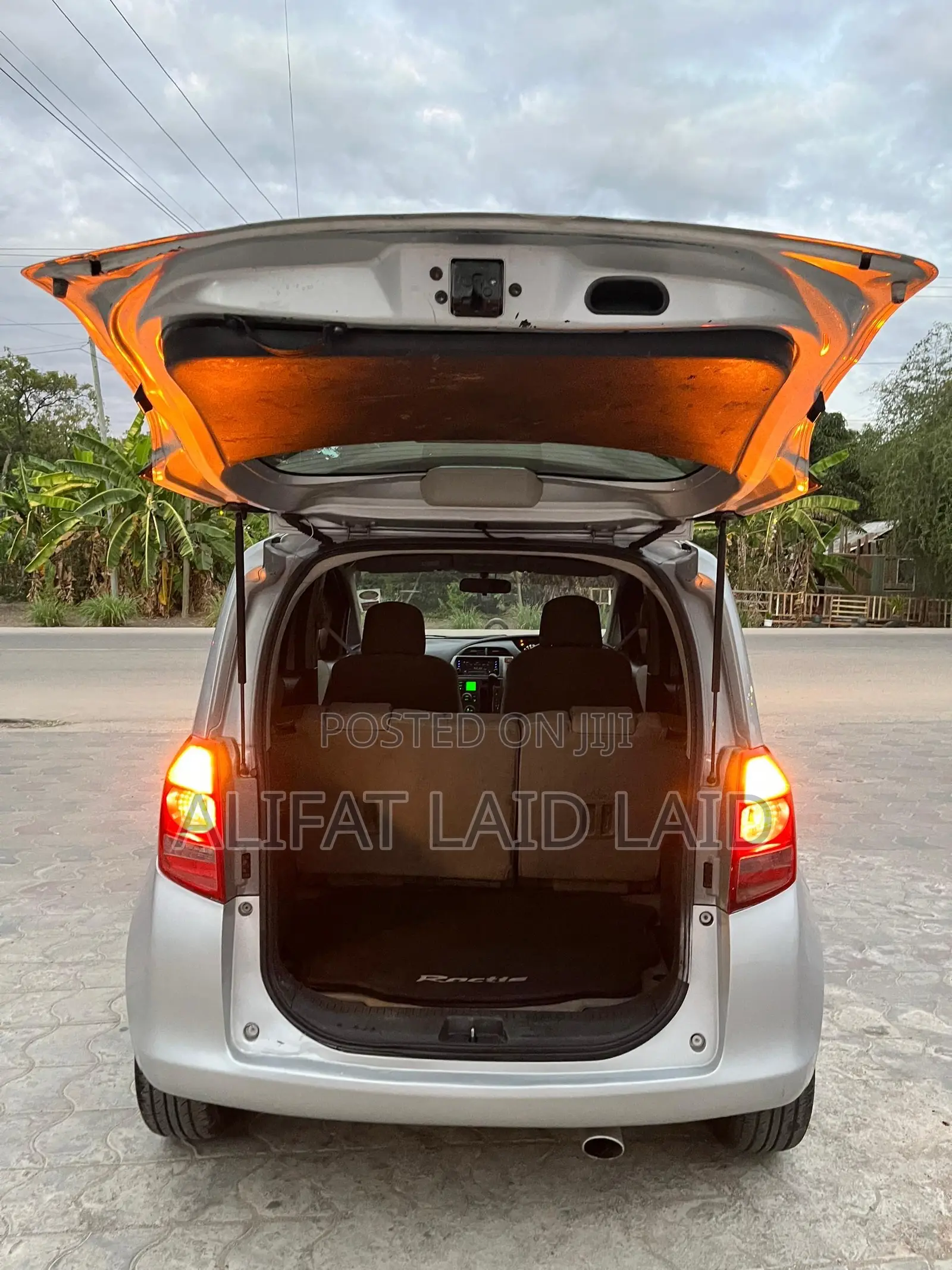Toyota Ractis 1.3 FWD 2005 Silver