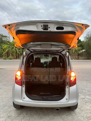 Toyota Ractis 1.3 FWD 2005 Silver