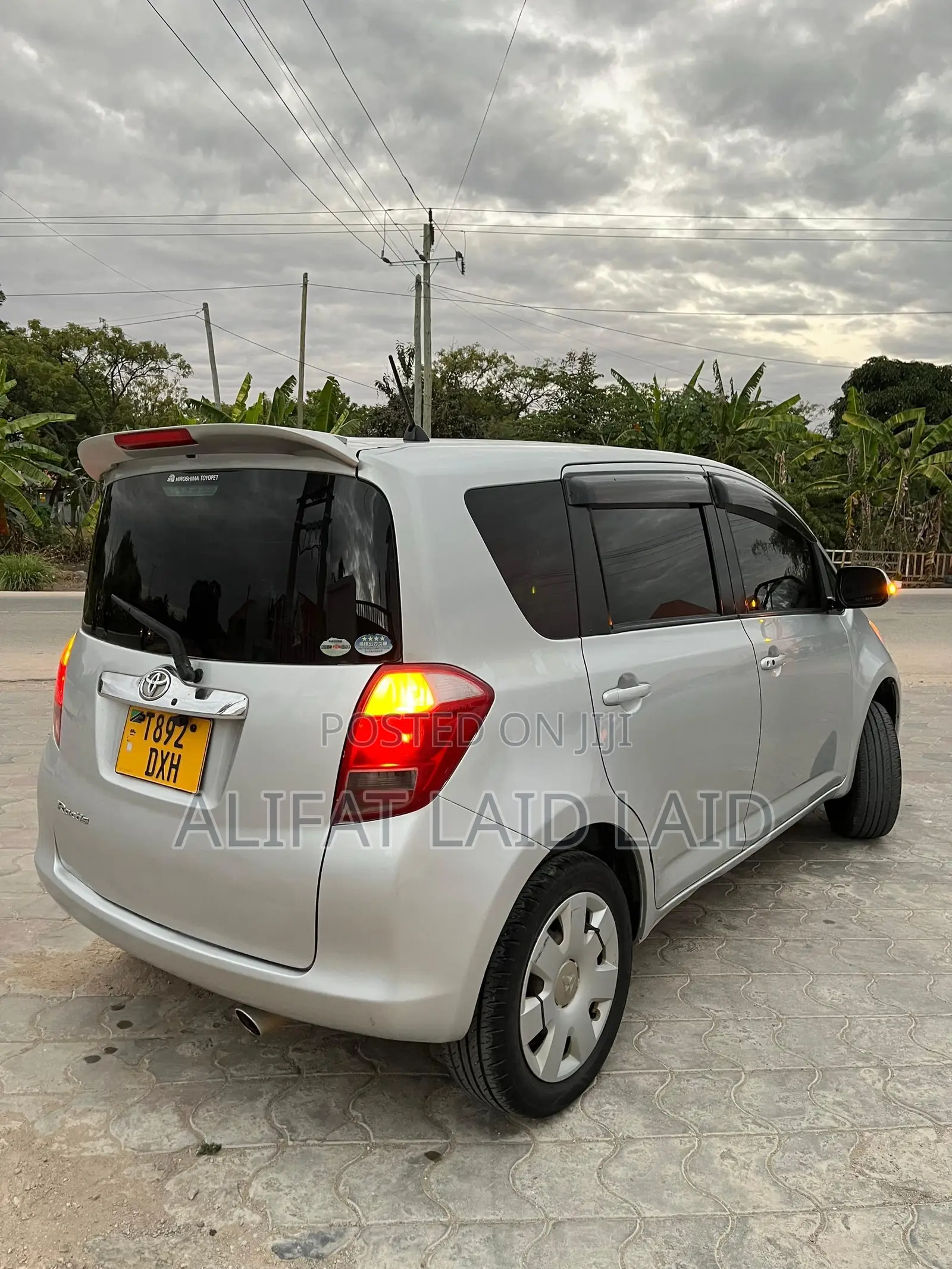 Toyota Ractis 1.3 FWD 2005 Silver