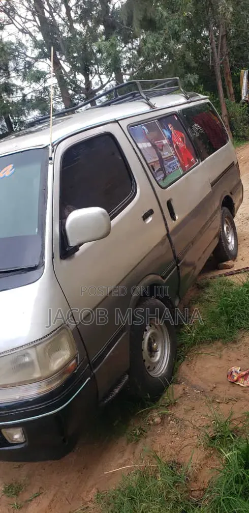 Toyota HiAce 1996 Gray
