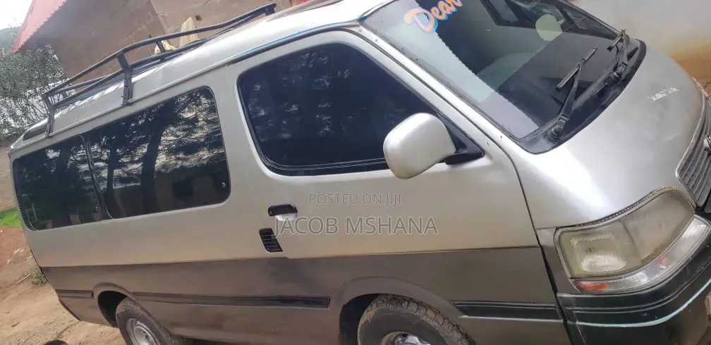 Toyota HiAce 1996 Gray