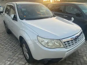 Subaru Forester 2011 Pearl