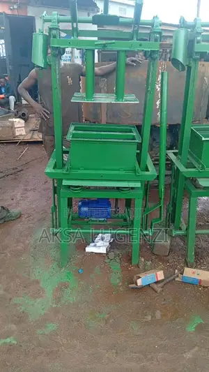 Mashine Ya Kufyatulia Tofali Ya Umeme Pamoja Na Mota Yake