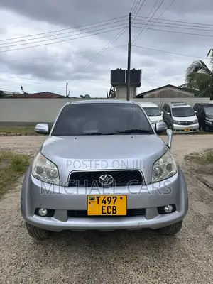 Toyota Rush 2010 Silver