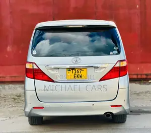 Toyota Alphard 2011 Silver