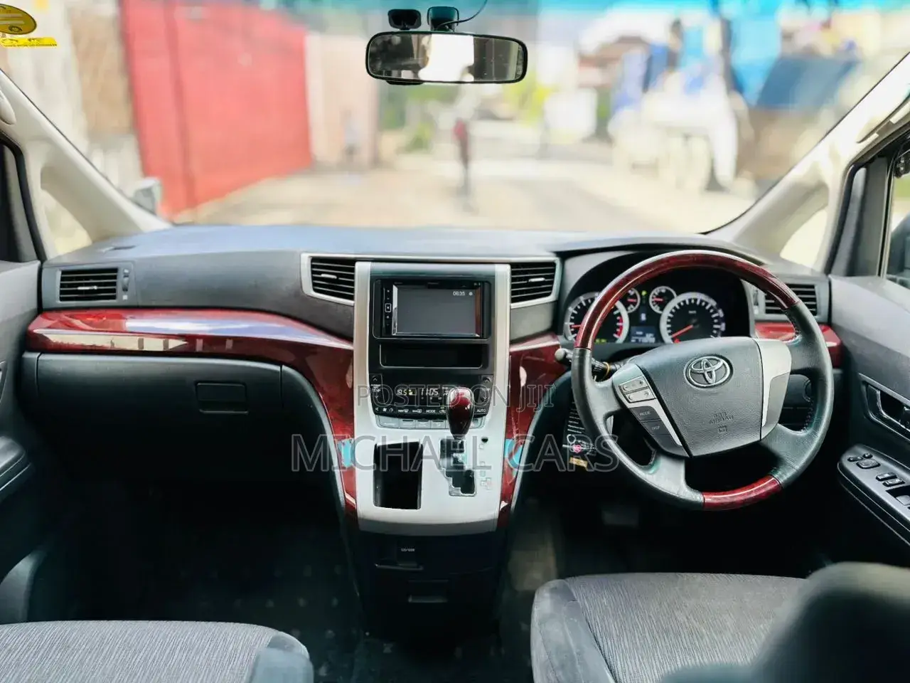 Toyota Alphard 2011 Silver