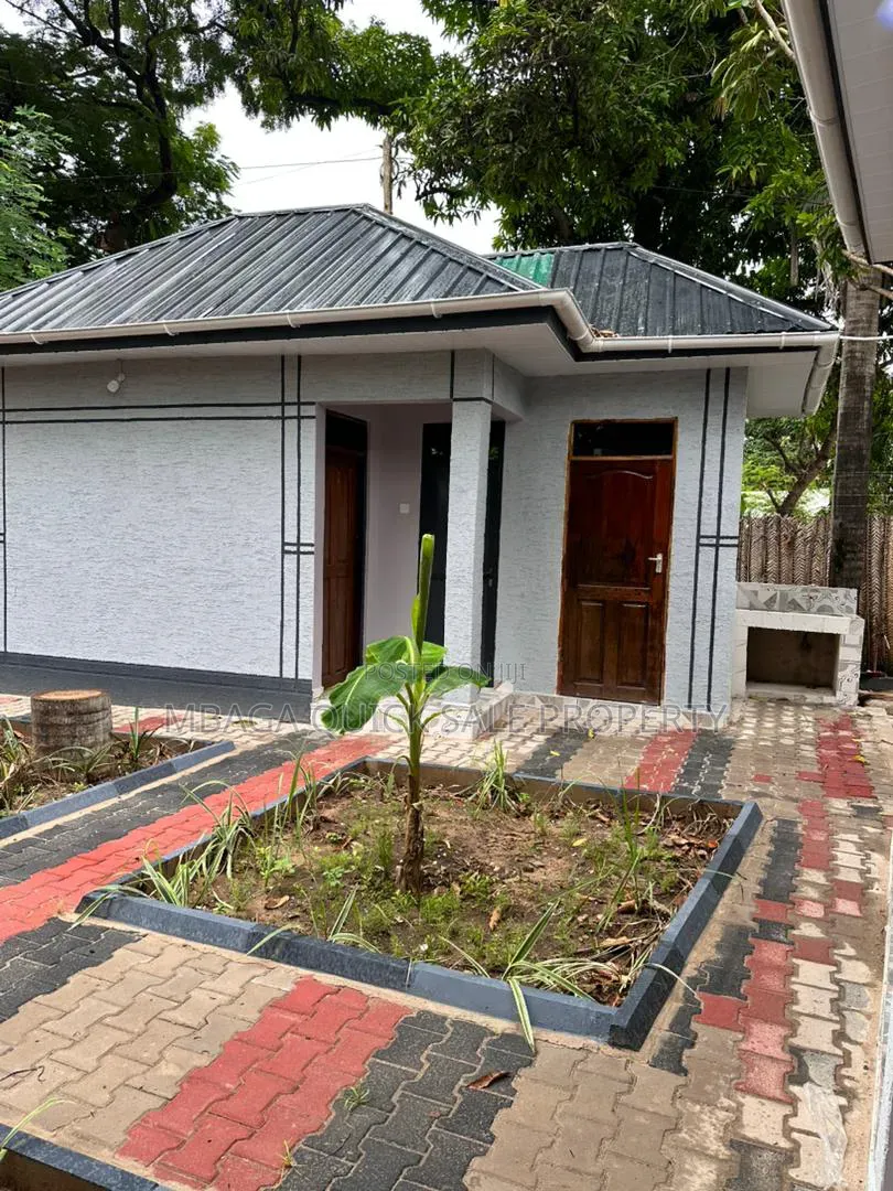 3bdrm House in Ada Estate for rent