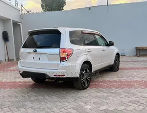 Subaru Forester 2010 Pearl