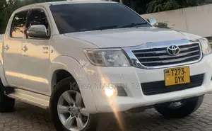 Toyota Hilux 2011 White
