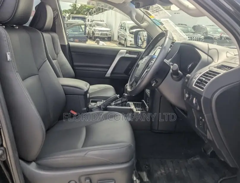 Toyota Land Cruiser Prado 2021 Black