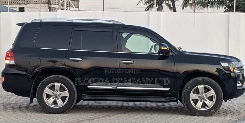 Toyota Land Cruiser Prado 2016 Black