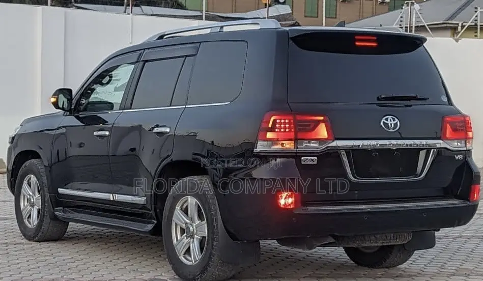 Toyota Land Cruiser Prado 2016 Black